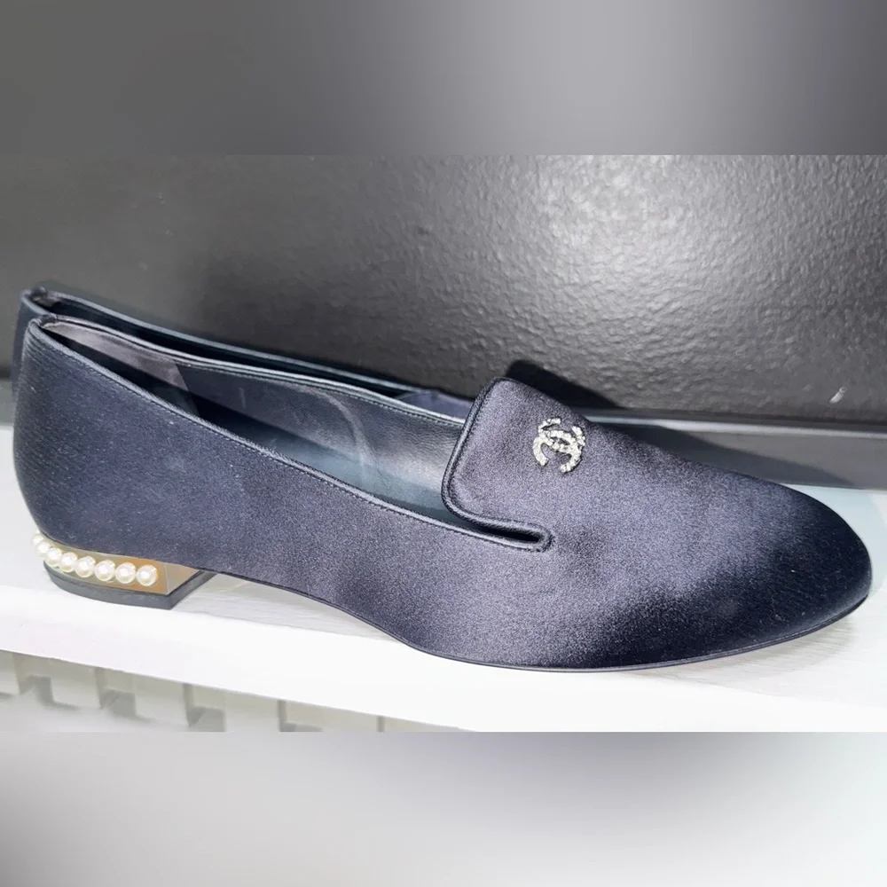 Chanel Satin Flats with Pearls on Heels - Picture 11 of 16